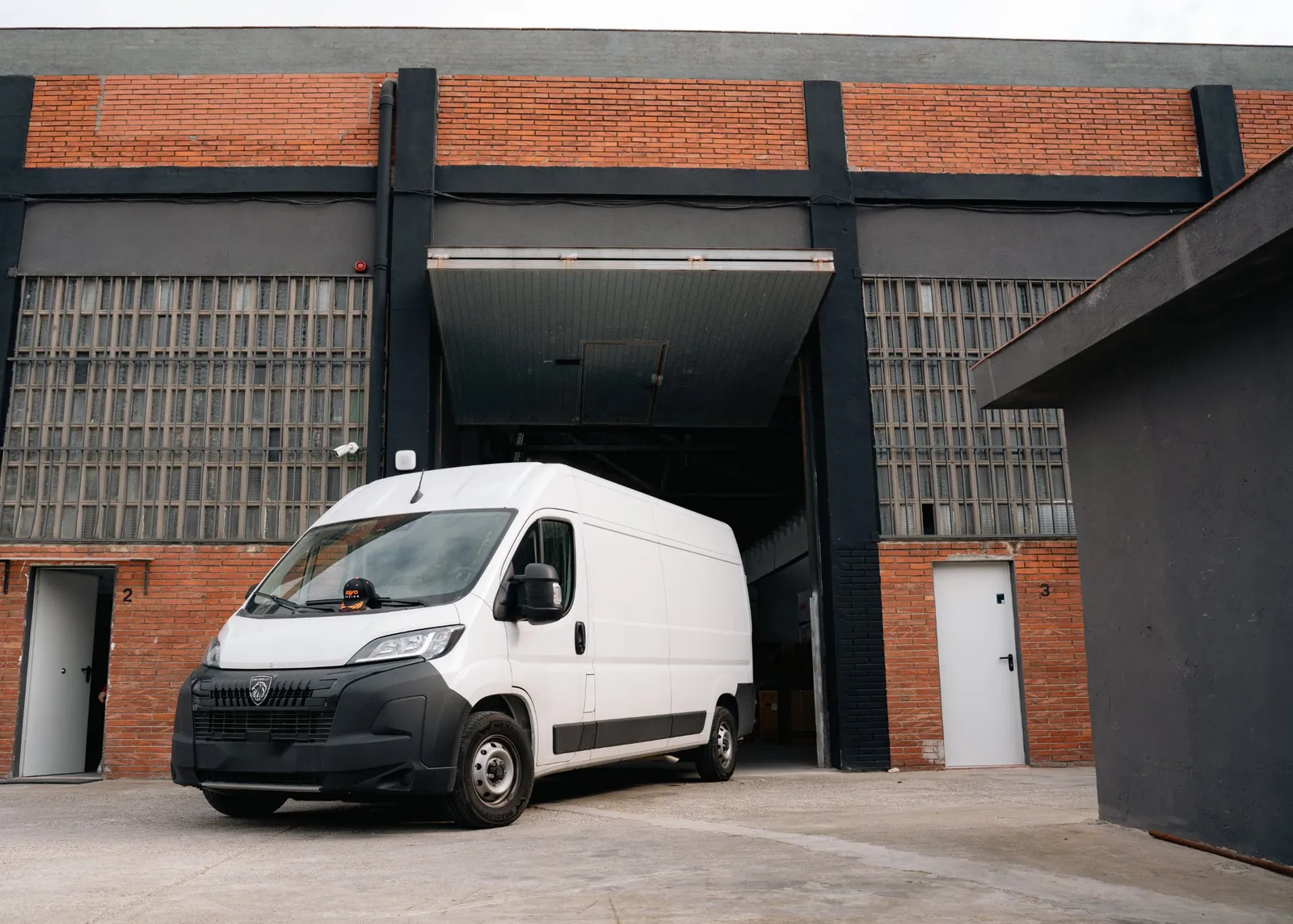 Nave de Euromoto Distribution en Sant Joan Despí
